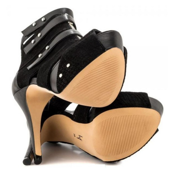 Kate Ferguson Eroreni-88 peep toe ankle booties - Picture 3 of 4